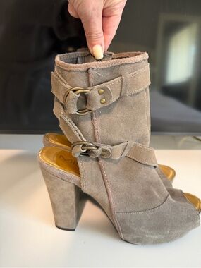 MIA Leighton Suede Open Toe Buckle Booties 10M